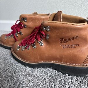 Danner Women’s Mountain Light boots